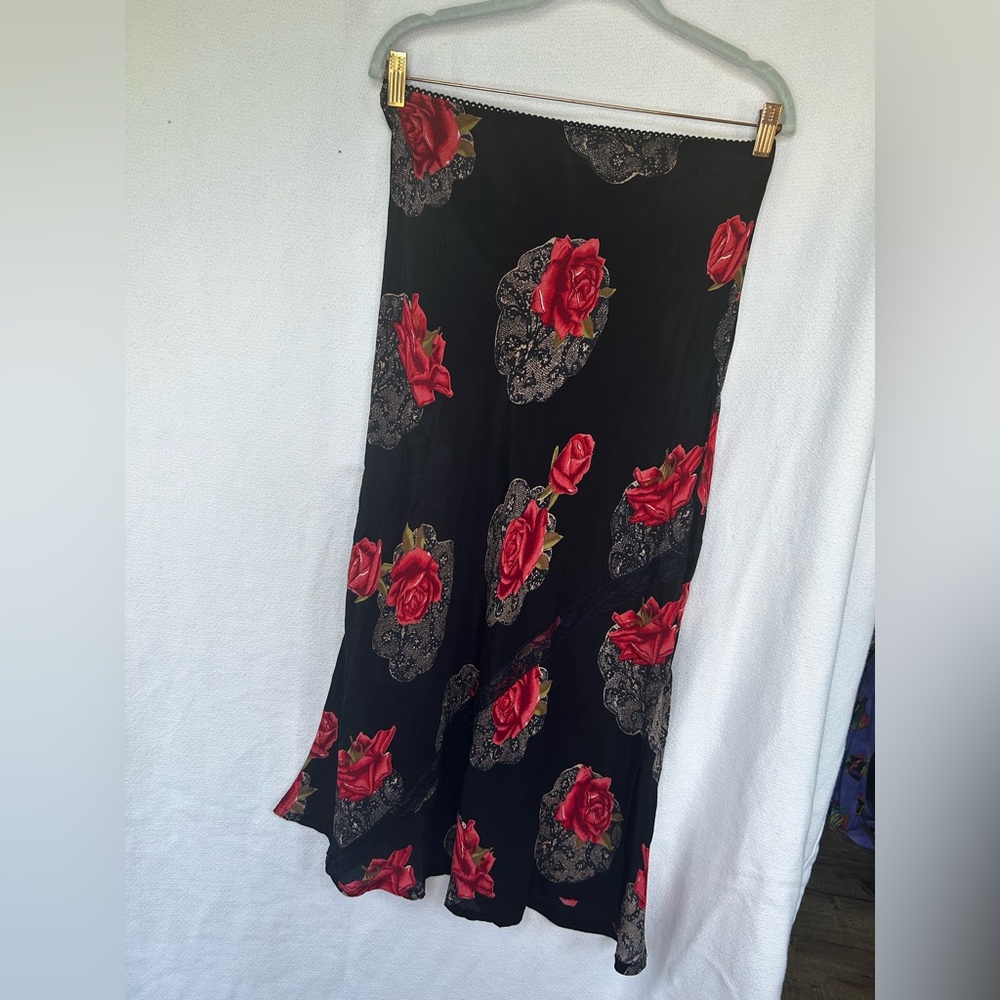 Vintage black floral midi skirt - Picture 10 of 10